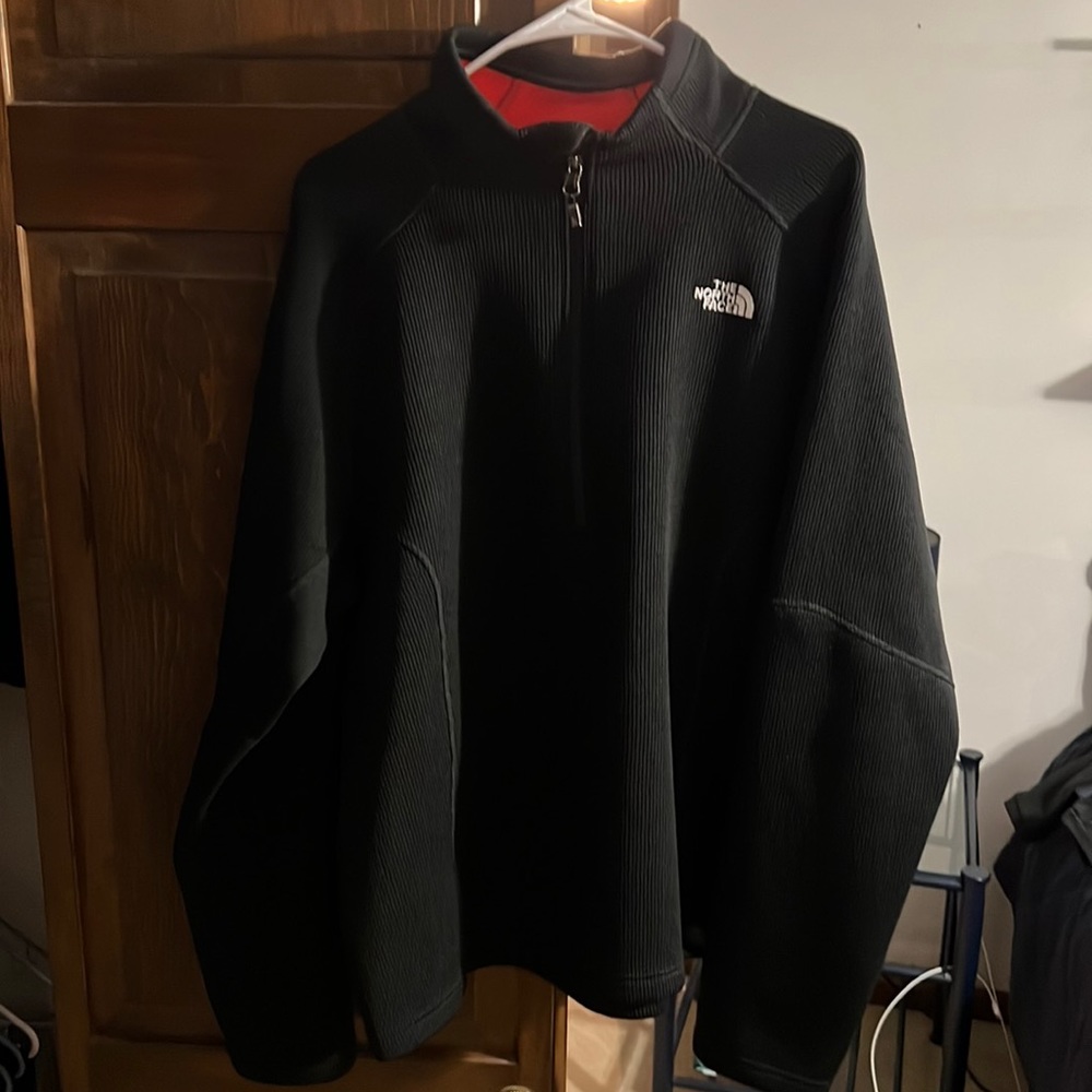 Men’s NorthFace 1/4 Zip Pullover